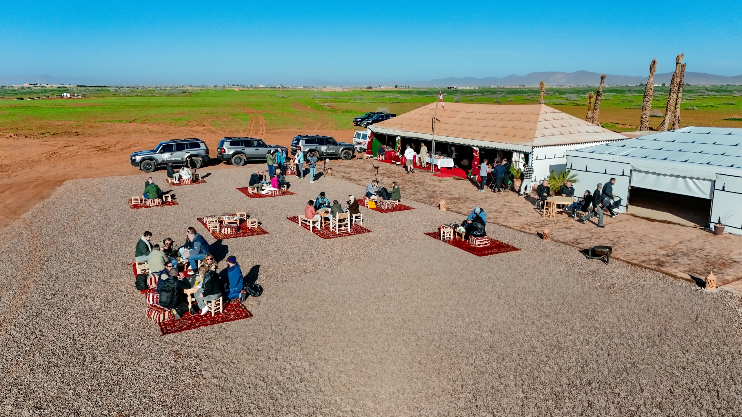 royal balloon marrakech landing camp moroccan hospitality scaled