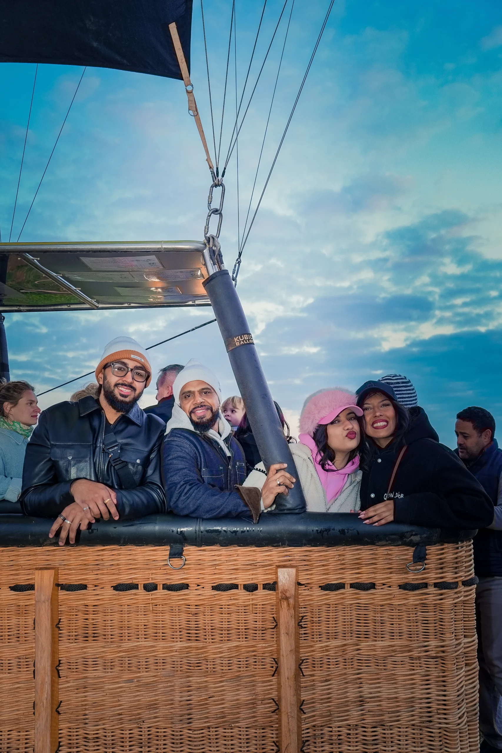 group hot air balloon marrakech scaled